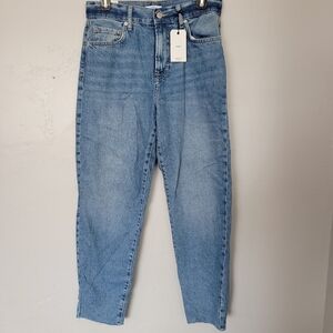 Forever 21 NWT Mom Jeans 29 Medium Wash Denim High Rise Relaxed Fit Tapered Leg